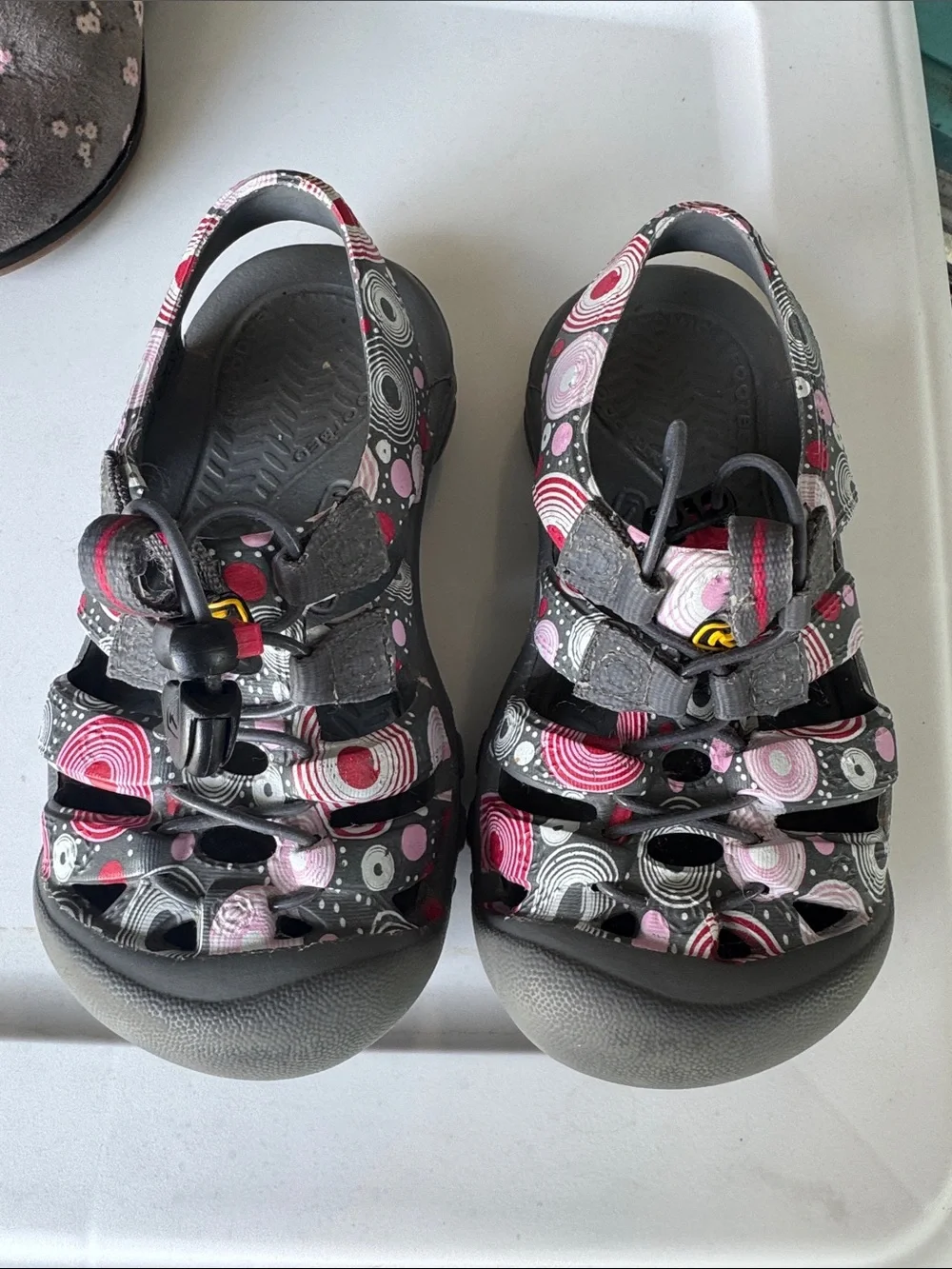 Keen Kids Closed-Toe Water Sandals in Pink, Gray & Black size 10